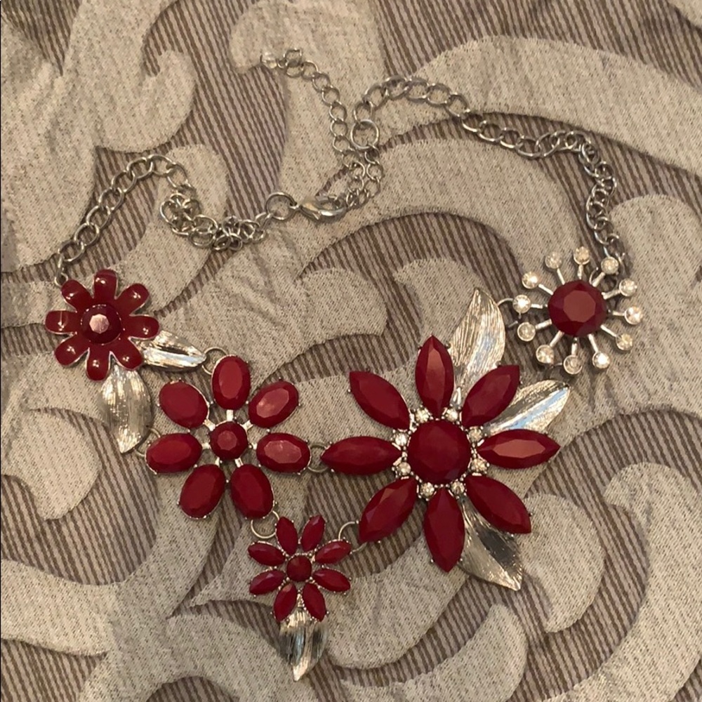 Statement necklace
